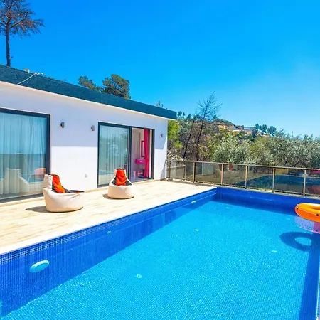 Apartament Nilo - Kalkan'da 2+1 Muhafazakar Tatil Villasi