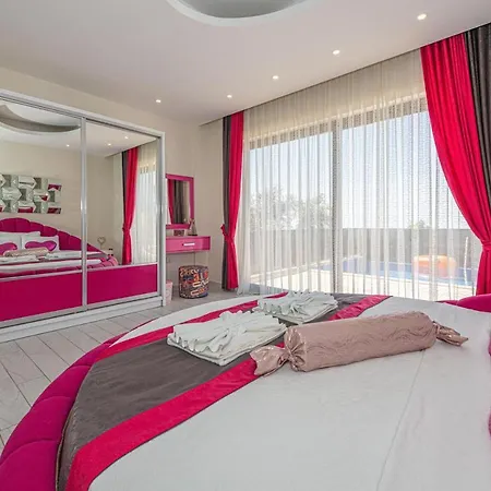 Apartament Nilo - Kalkan'da 2+1 Muhafazakar Tatil Villasi