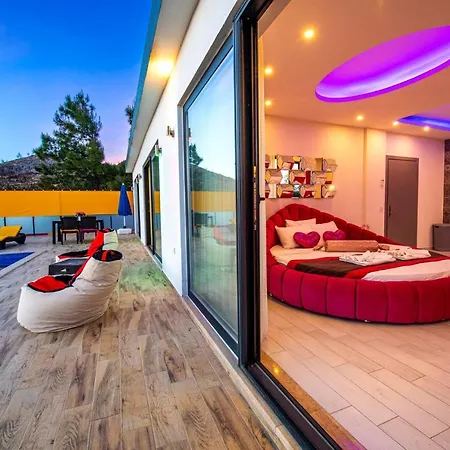Apartament Nilo - Kalkan'da 2+1 Muhafazakar Tatil Villasi *