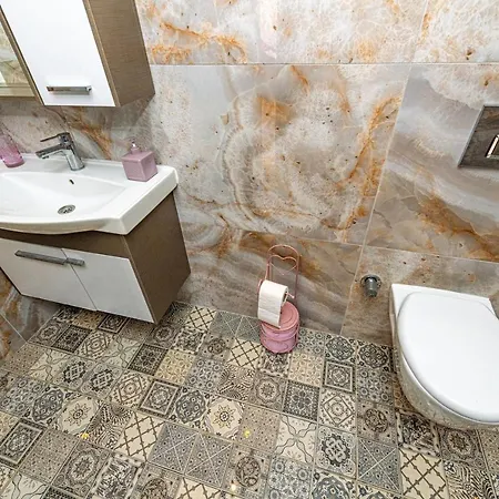 Apartament Nilo - Kalkan'da 2+1 Muhafazakar Tatil Villasi