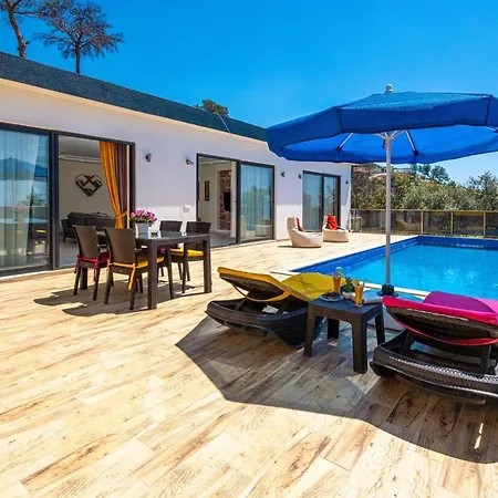 Nilo - Kalkan'da 2+1 Muhafazakar Tatil Villasi