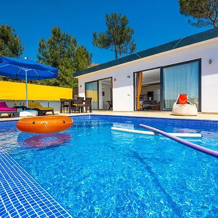 Nilo - Kalkan'da 2+1 Muhafazakar Tatil Villası Kaş