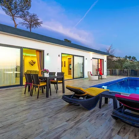 Nilo - Kalkan'da 2+1 Muhafazakar Tatil Villasi *