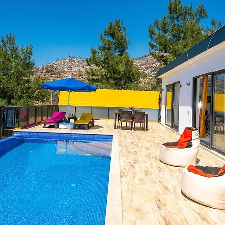Daire Nilo - Kalkan'da 2+1 Muhafazakar Tatil Villası *