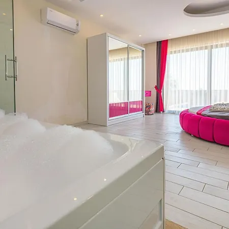 Nilo - Kalkan'da 2+1 Muhafazakar Tatil Villasi Apartment Kas