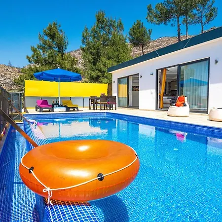 Nilo - Kalkan'da 2+1 Muhafazakar Tatil Villası *